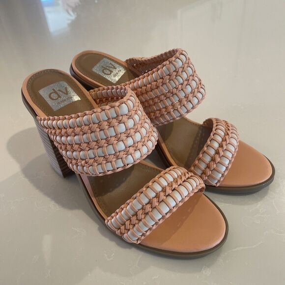 New WOB Women’s 8 1/2 Dolce Vita 4” Heel Basket weave Sandal Peaches & Cream - Picture 1 of 7